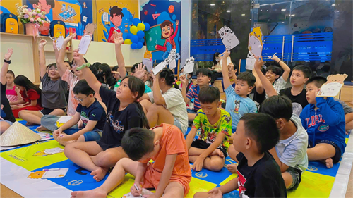 Các bé tham gia chương trình Rung Chuông Vàng tại SALACREATIVE